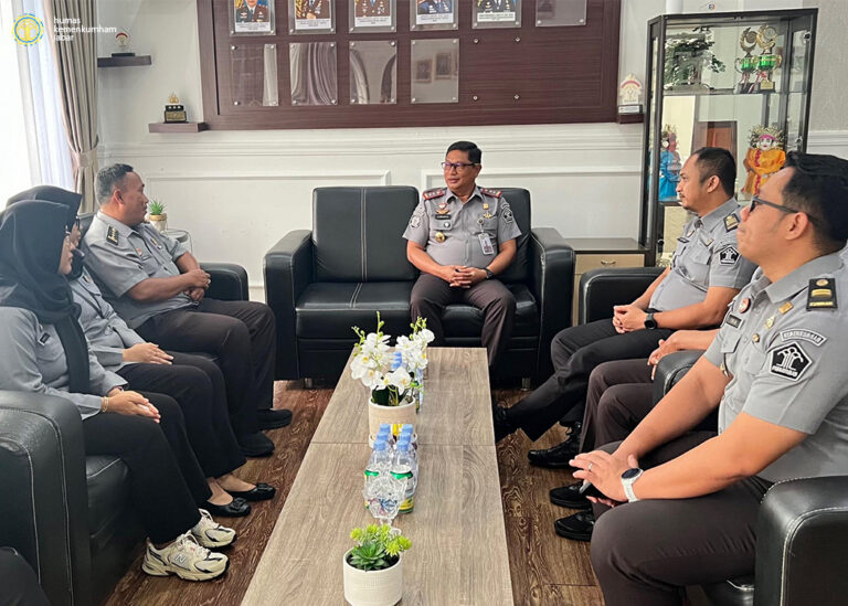 Kanwil Kemenkumham Jabar Laksanakan Kegiatan Pengawasan dan Pemantauan Pelaksanaan Bantuan Hukum di Kabupaten Cirebon dan Kota Depok