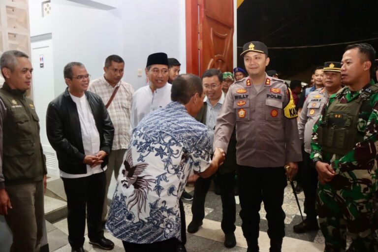 Kapolres Kuningan Pimpin Monitoring Keamanan Perayaan Malam Natal 2024, Jamin Kondusifitas Ibadah