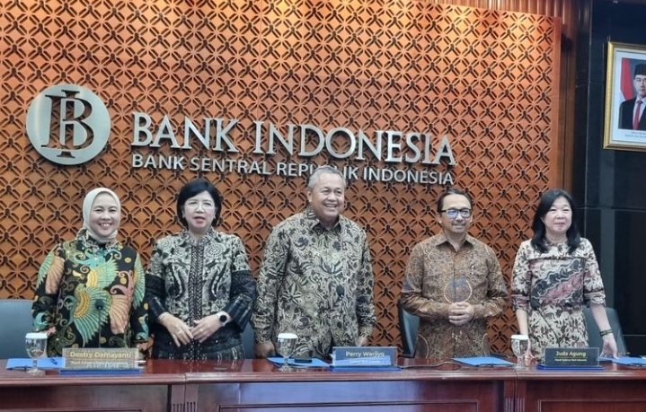 Duduk Perkara KPK Geledah Kantor BI, Diduga Dana CSR Masuk Kantong Pribadi