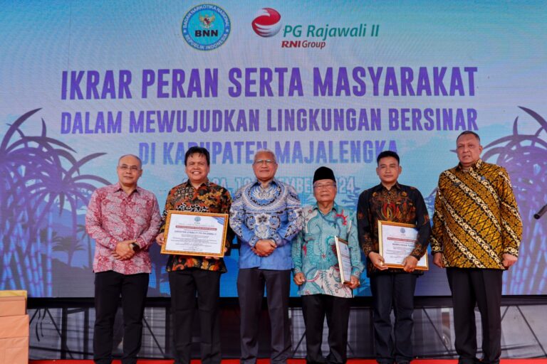 KOMITMEN JALANI HIDUP SEHAT TANPA NARKOBA, 250 PETANI TEBU IKRAR ANTI NARKOBA