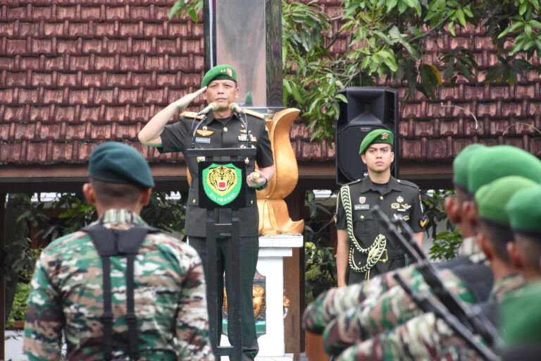 Bazar dan Makan Gratis “Hari Juang TNI AD 2024” di Kodam III/Slw