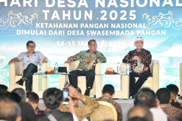 HARI DESA NASIONAL Sekda Herman Suryatman Dorong Gerakan Tanam Cabai Rawit di Halaman Rumah