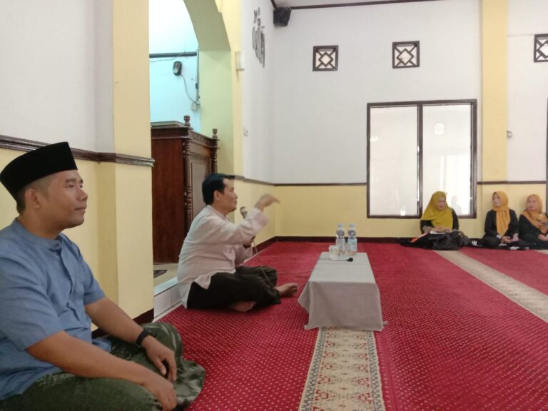 Ceramah Akhir Tahun Dede Farhan Aulawi di Mesjid Asy Syukur, Cimahi Jawa Barat