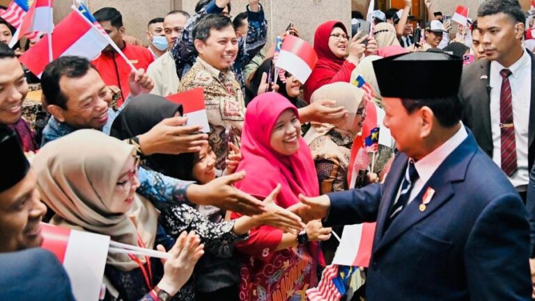 Antusiasme Masyarakat dan Pelajar Indonesia Warnai Kedatangan Presiden Prabowo di Kuala Lumpur