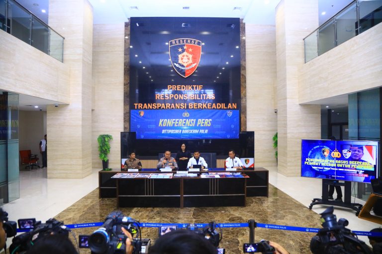 Jaringan Penipuan Deepfake Terbongkar: Polisi Amankan Dua Tersangka dan Buru Pelaku Lain