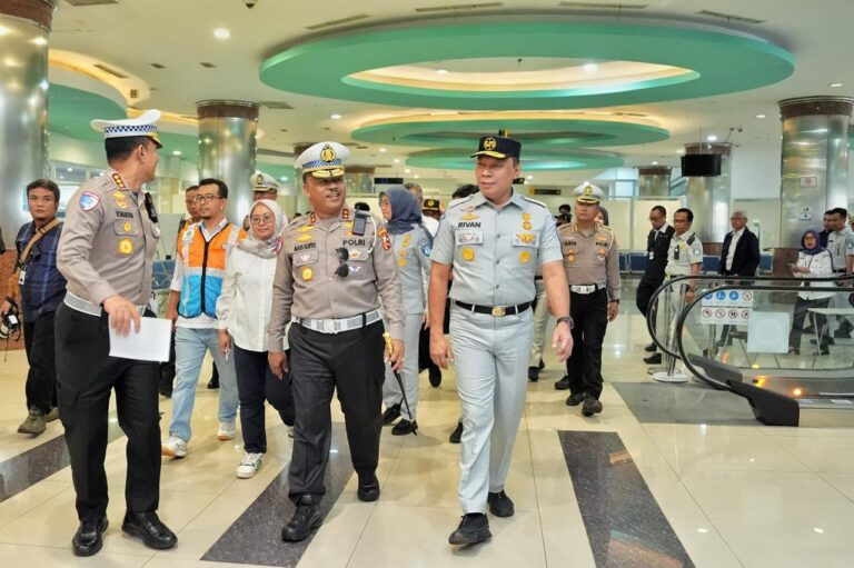 Operasi Ketupat 2025: Korlantas Polri Fokus pada Pengelolaan Arus Mudik di Destinasi Wisata Batu