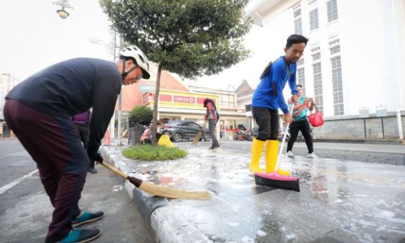 Pemkot Bandung Gelar Aksi BUAT KAMU, Ajak Masyarakat Bersihkan Trotoar Jelang Lebaran