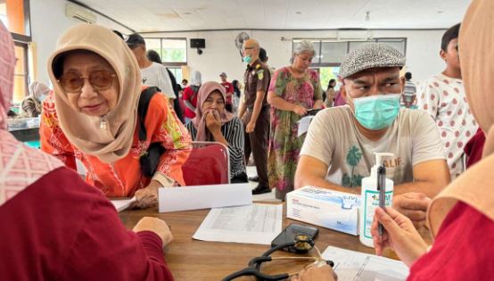 RSHS Bandung dan Kejati Jabar Kolaborasi Gelar Pengobatan Gratis untuk Korban Banjir Bekasi