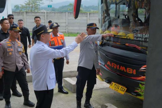 Imbauan Wagub Jabar kepada Pemudik: Jaga Kesehatan dan Pastikan Tiket Tersedia