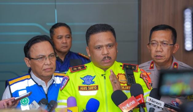 Arus Mudik Padat, Contraflow Diberlakukan Sebagai Solusi Awal di Tol Jakarta-Cikampek