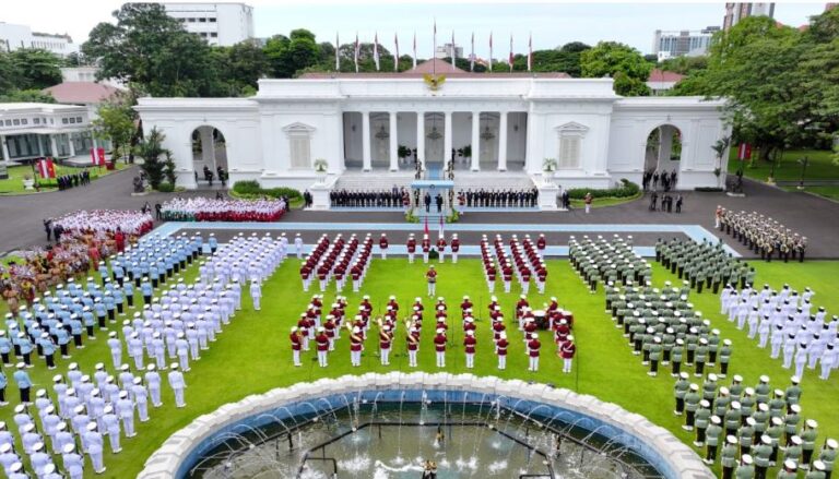 Dentuman Meriam 21 Kali Warnai Penyambutan Sekjen PKV Tô Lâm di Istana Merdeka