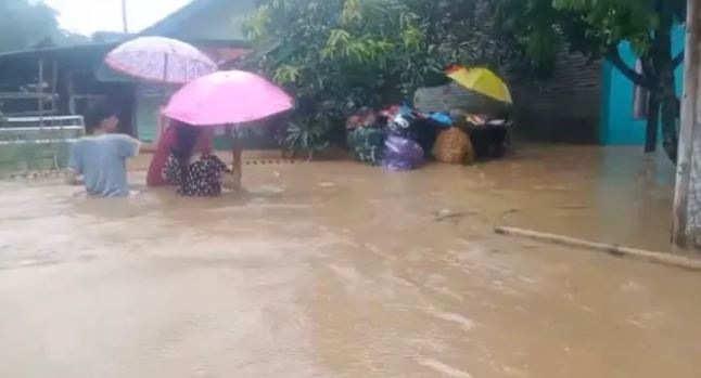 Hujan Deras Picu Bencana di Tasikmalaya, 12 Kecamatan Terdampak Banjir dan Longsor