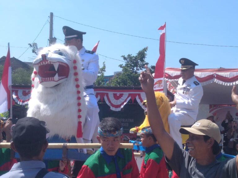 Warga Cilengkrang Tumpah Ruah Sambut HUT RI ke-80 dengan Kreasi Seni Tradisional